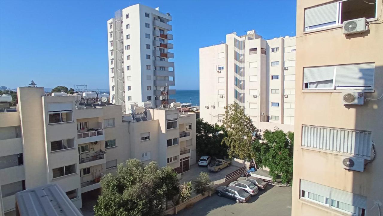 5 Min To The Beach Holiday Shared Apartment Incl Netflix - Private Room In 3 Bdr Apt Lárnaca Exterior foto