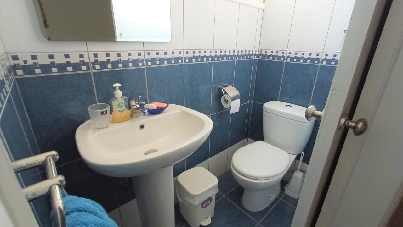 5 Min To The Beach Holiday Shared Apartment Incl Netflix - Private Room In 3 Bdr Apt Lárnaca Exterior foto